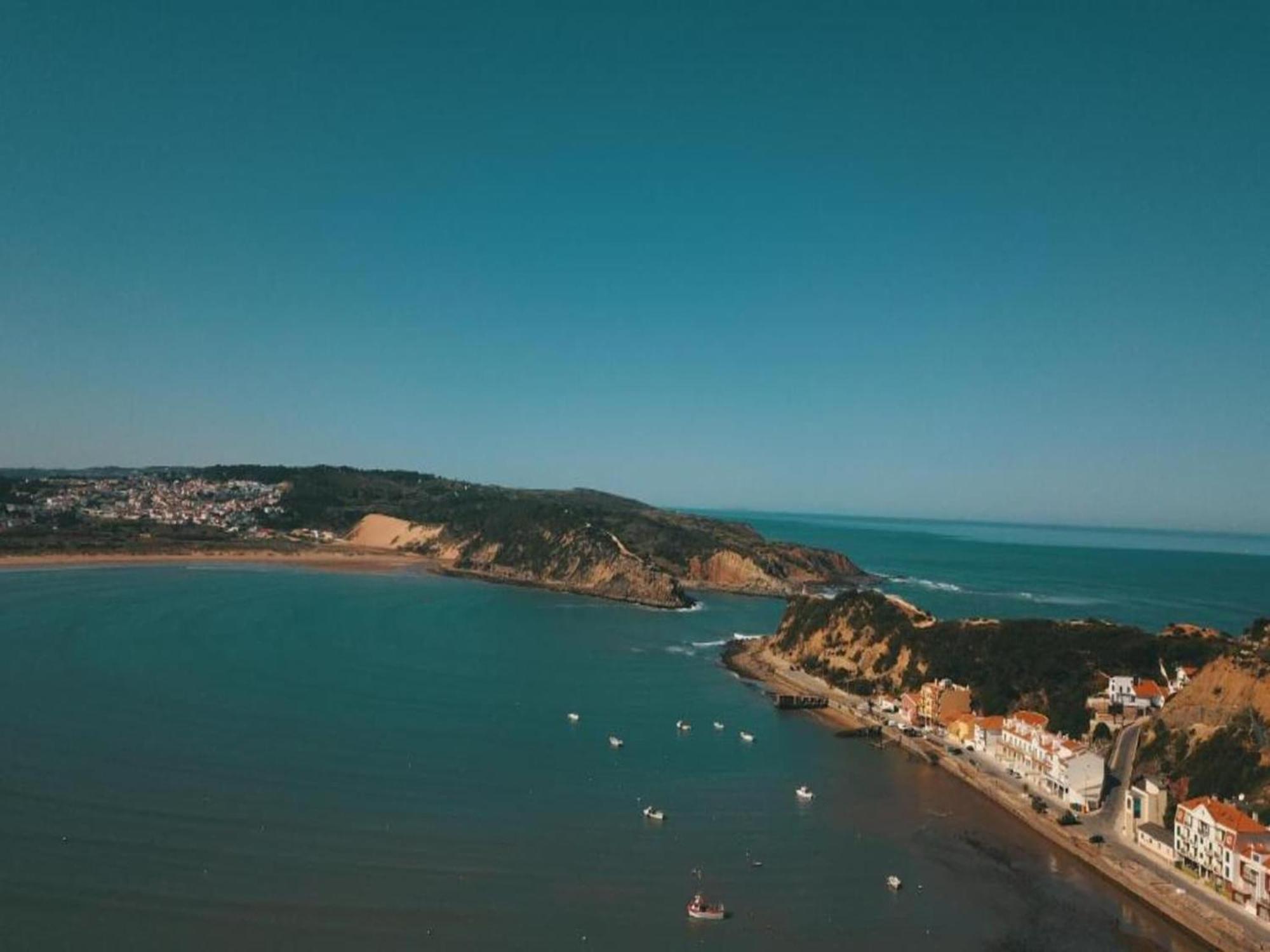 Beautiful Apartment In S O Martinho Do Porto With Balcony São Martinho do Porto Exterior foto