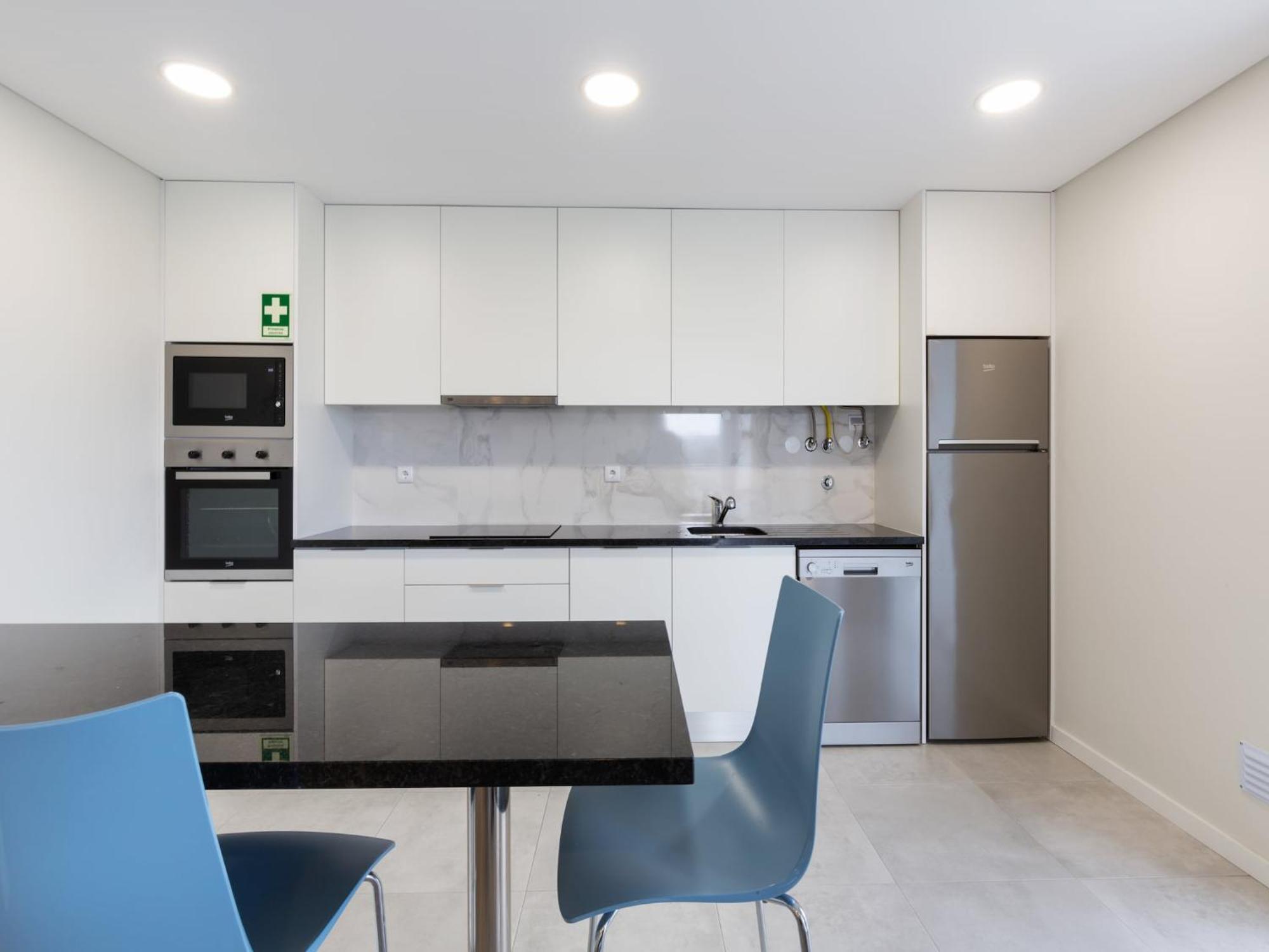 Beautiful Apartment In S O Martinho Do Porto With Balcony São Martinho do Porto Exterior foto