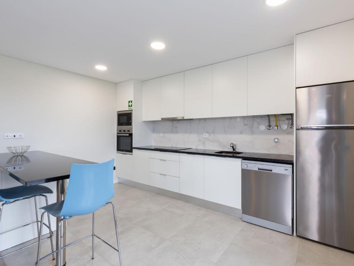 Beautiful Apartment In S O Martinho Do Porto With Balcony São Martinho do Porto Exterior foto