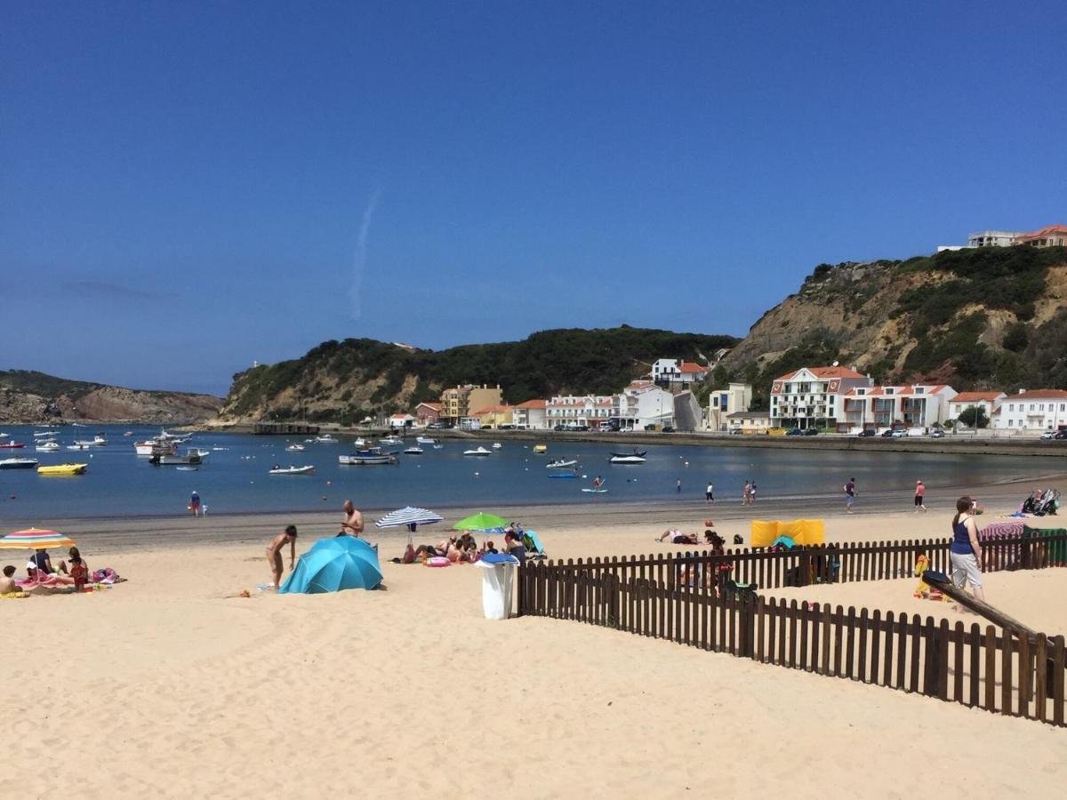 Beautiful Apartment In S O Martinho Do Porto With Balcony São Martinho do Porto Exterior foto